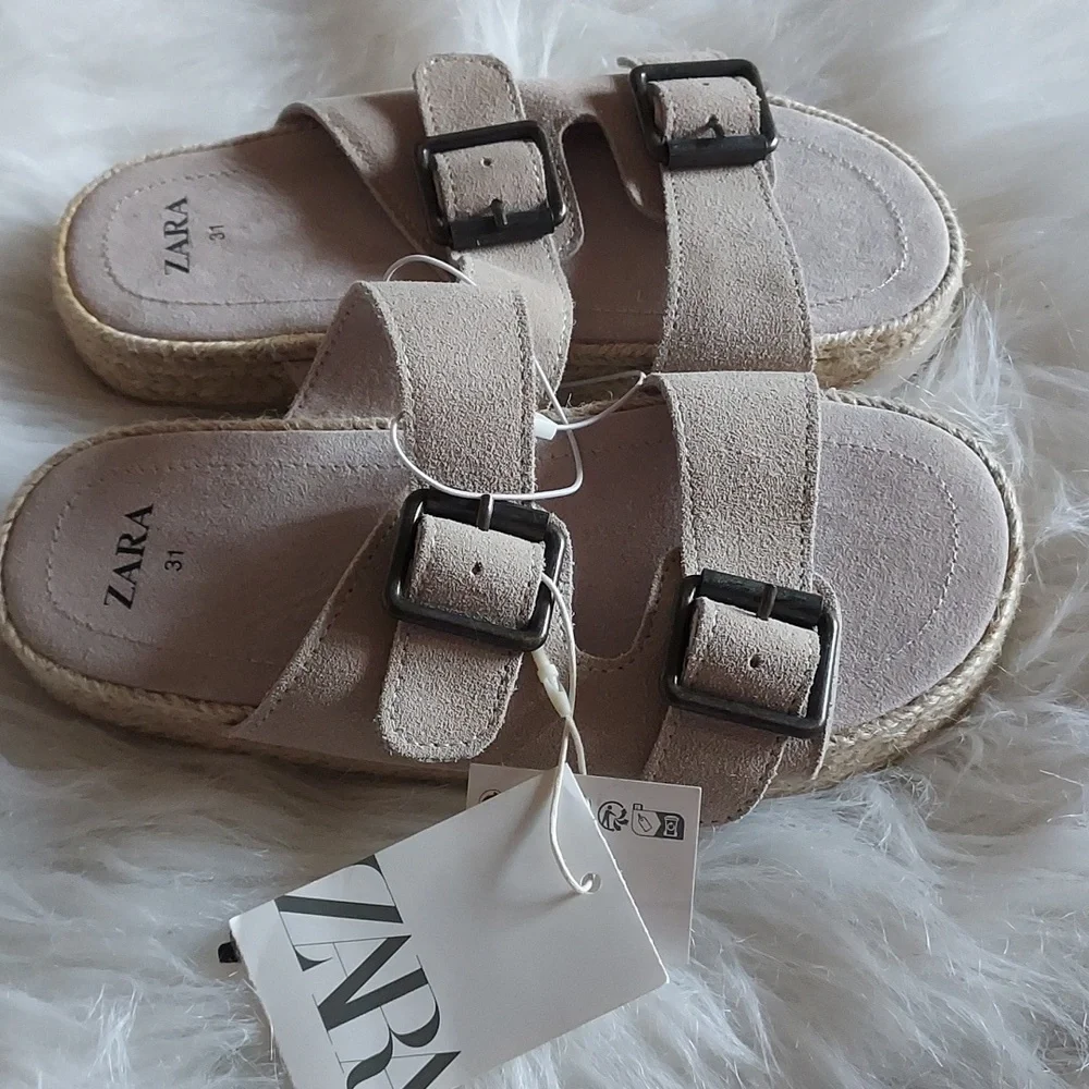 Zara Kids Tan Buckle Sandals  Sz-13.5